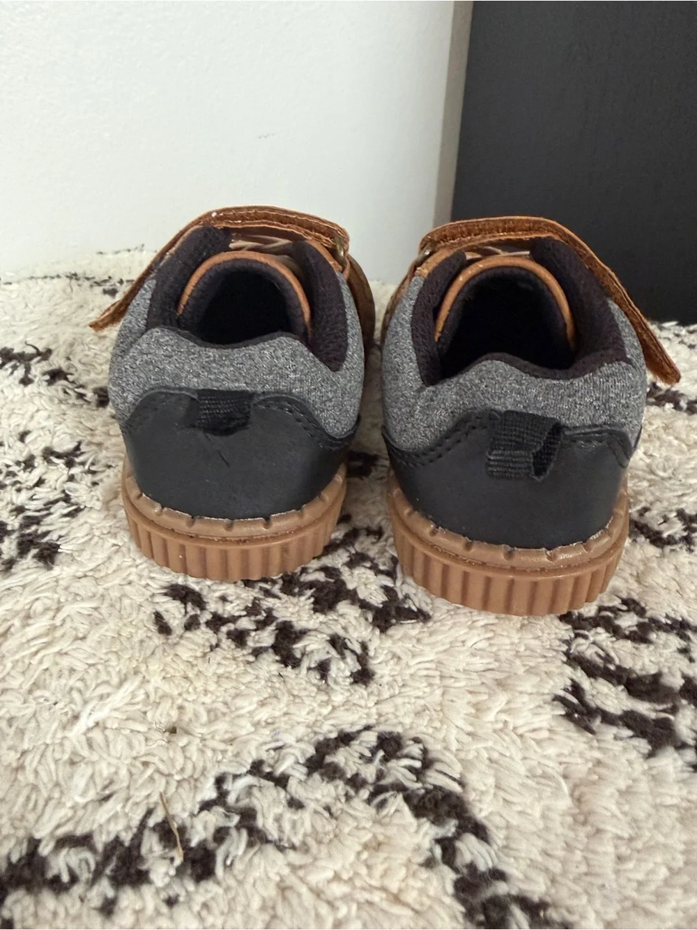 OshKosh B'gosh Brown and Gray Toddler Sneakers with Hook-and-Loop Strap size 6